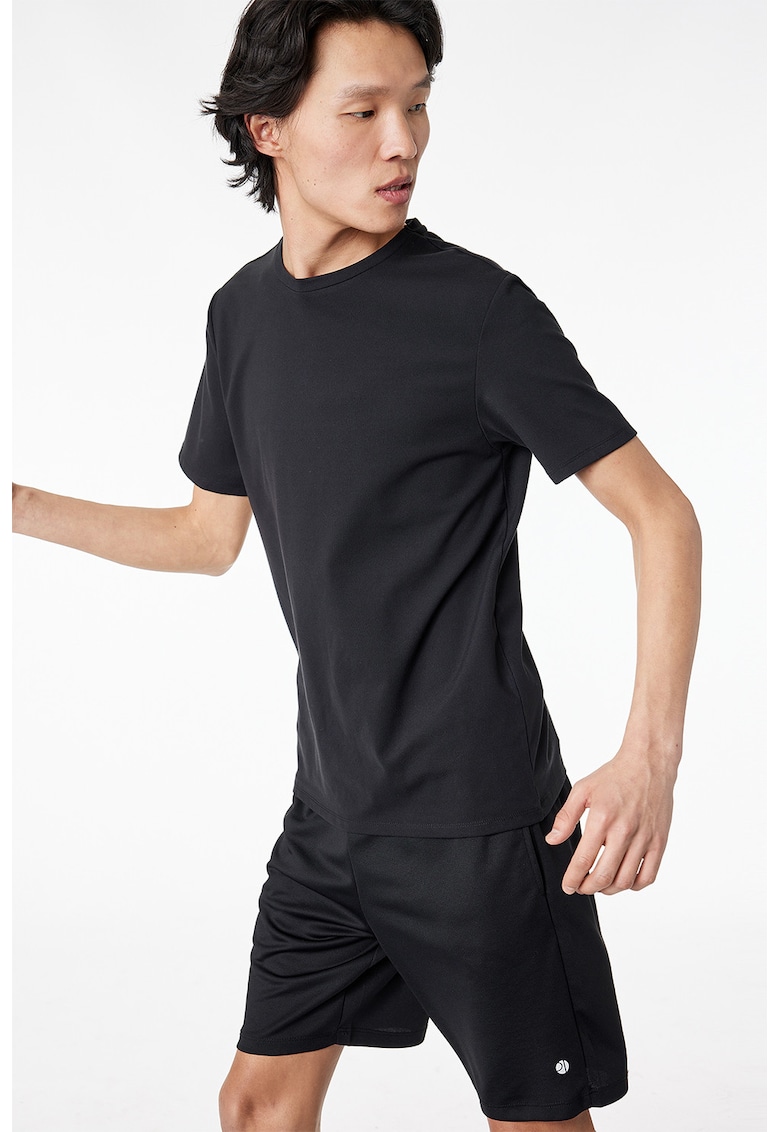 Tricou uni cu decolteu la baza gatului - Negru