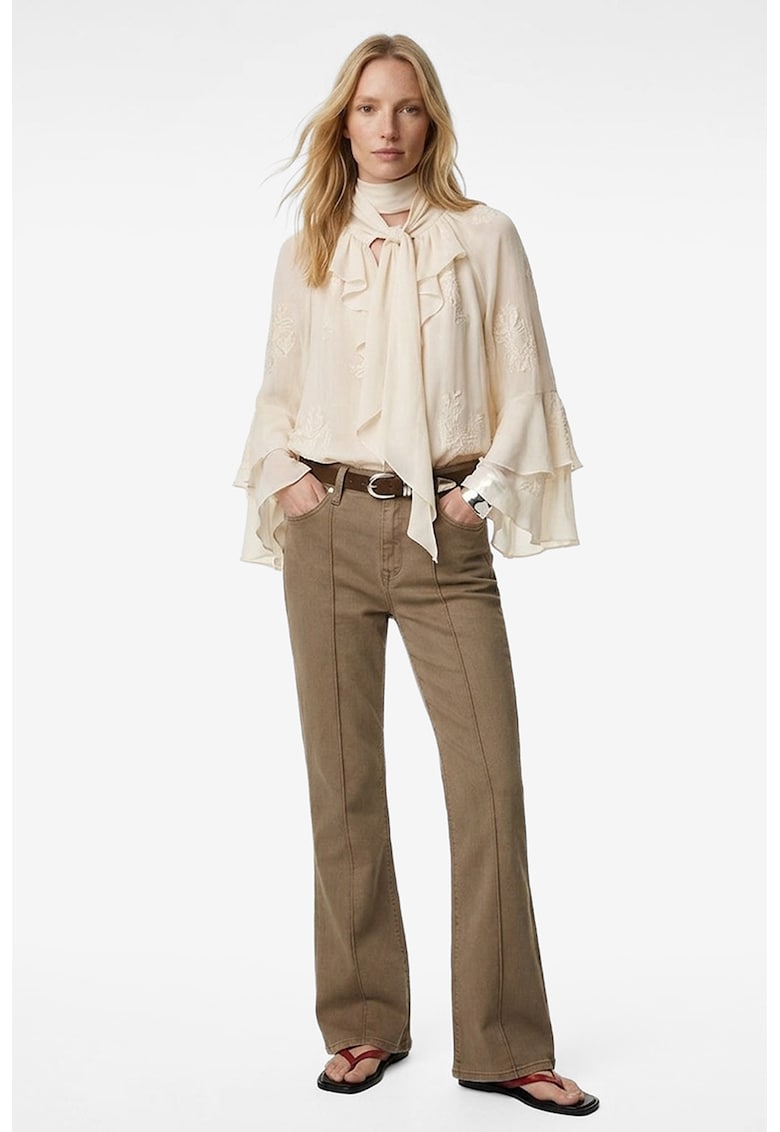Blugi cu croiala bootcut - talie medie si cusaturi decorative - Maro camel