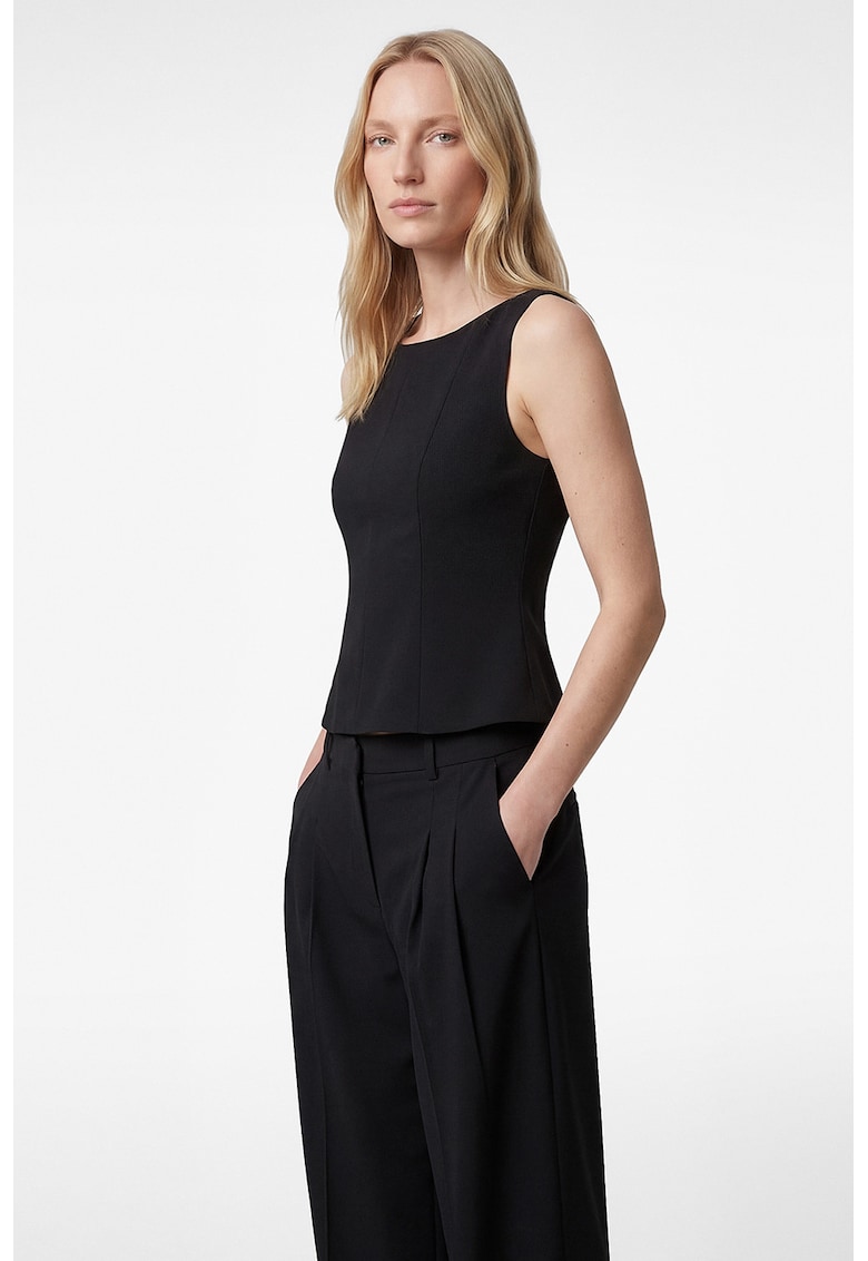 Top slim fit cu decolteu barcuta - Negru