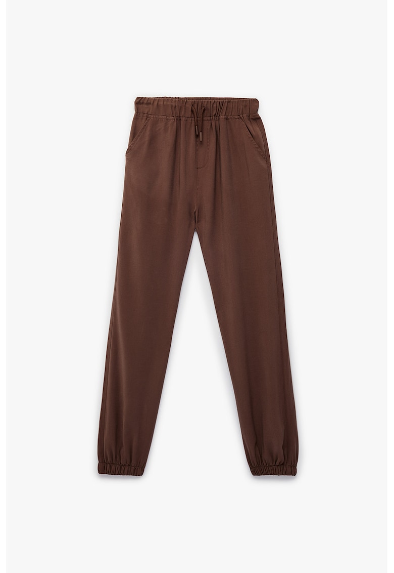 Pantaloni de trening cu croiala conica si terminatii elastice - Maro