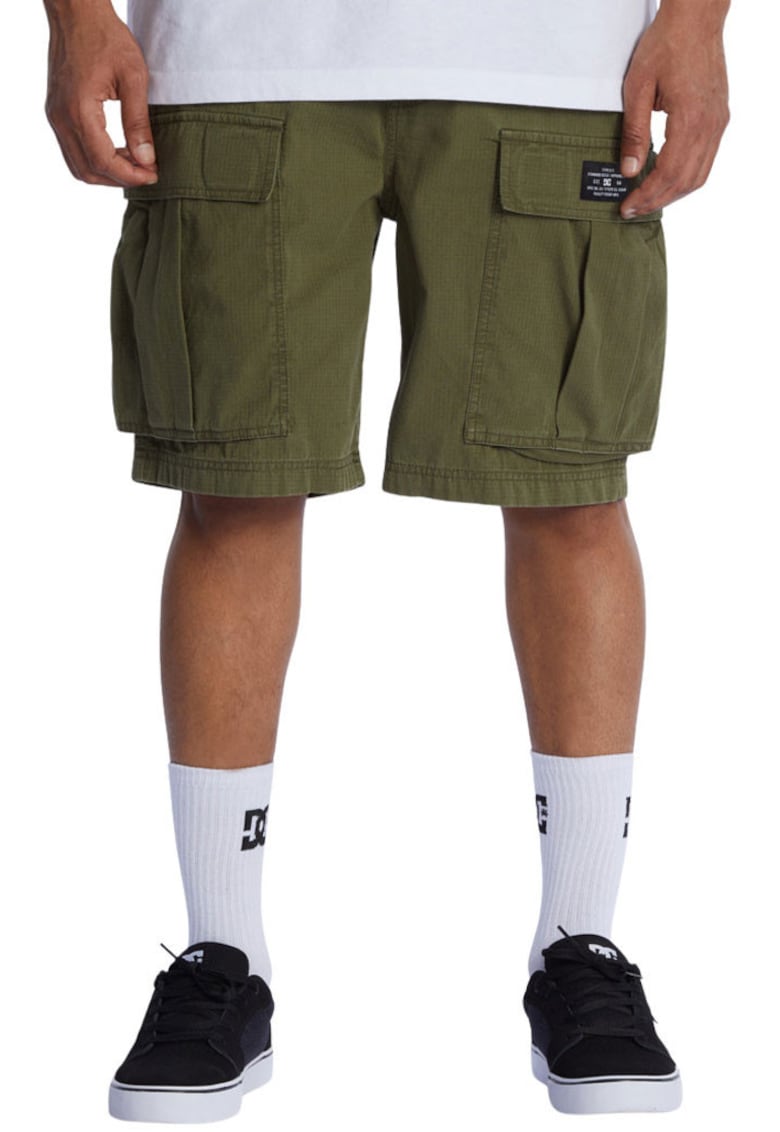 Pantaloni scurti tip cargo cu buzunare