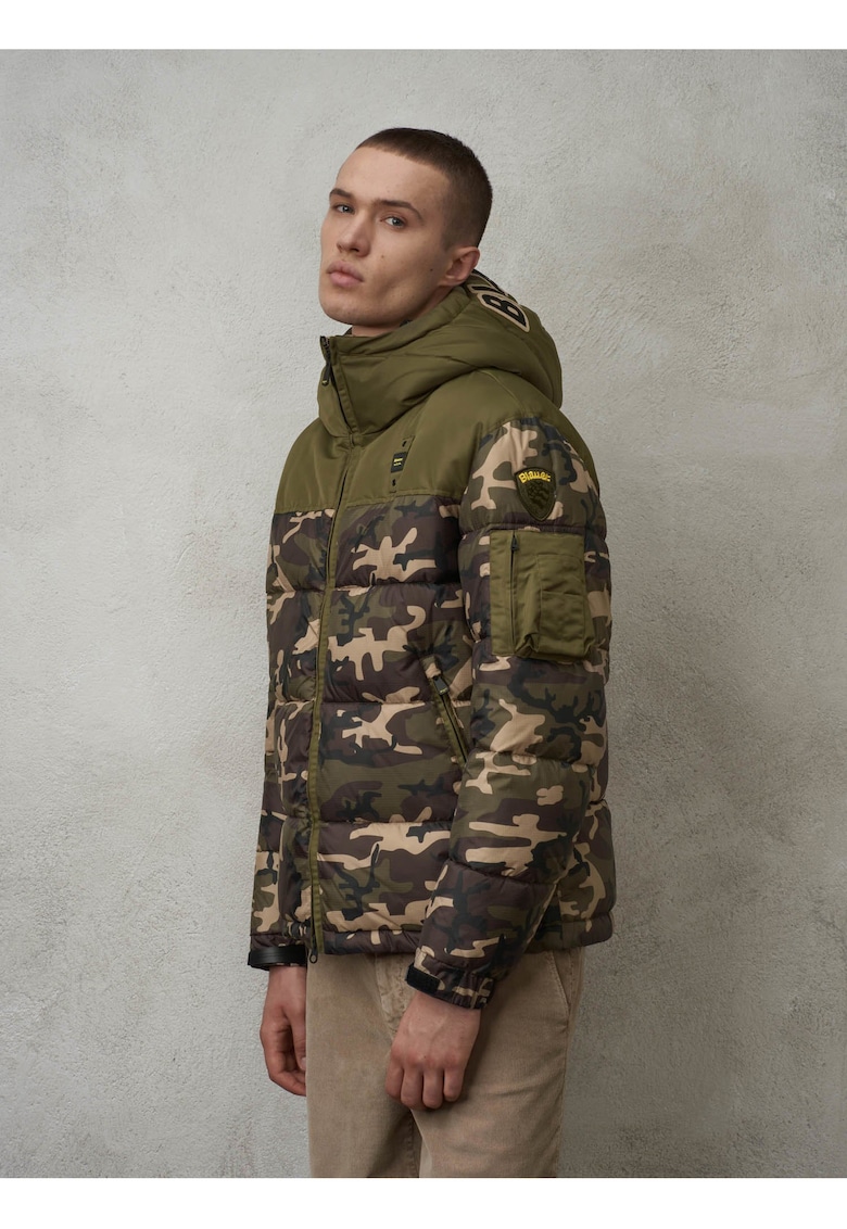 Geaca matlasata cu model camuflaj