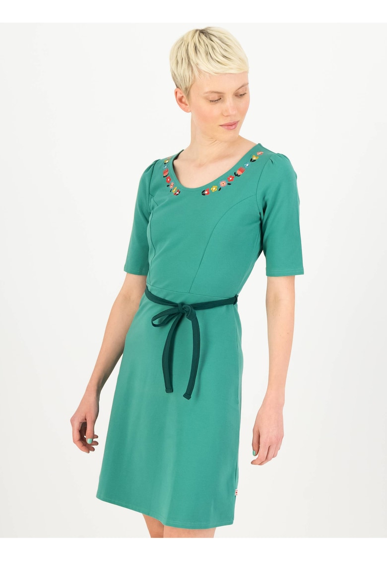 Rochie cu detalii florale brodate
