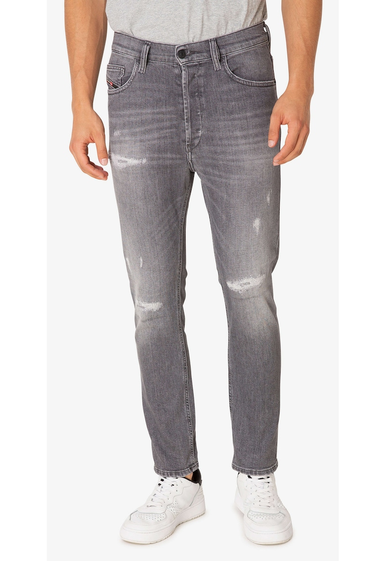 Blugi slim fit cu rupturi -