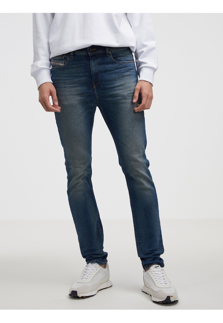 Blugi slim fit cu aspect prespalat -