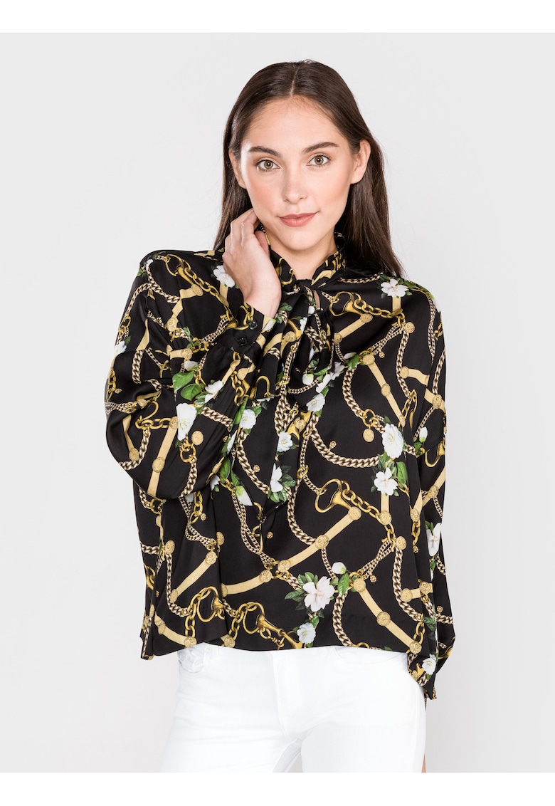 Bluza cu model si esarfa
