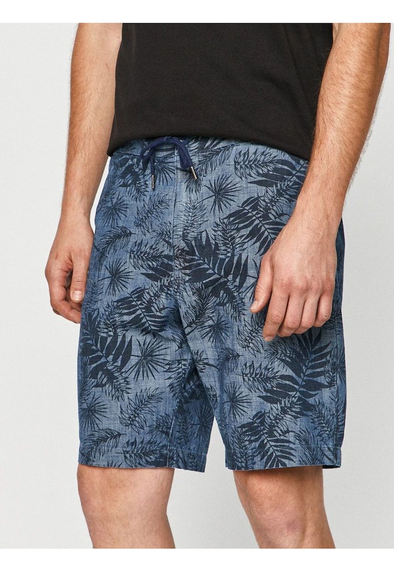 Pantaloni scurti cu croiala lejera si model tropical