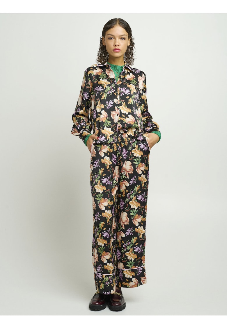 Pantaloni cu croiala ampla si imprimeu floral