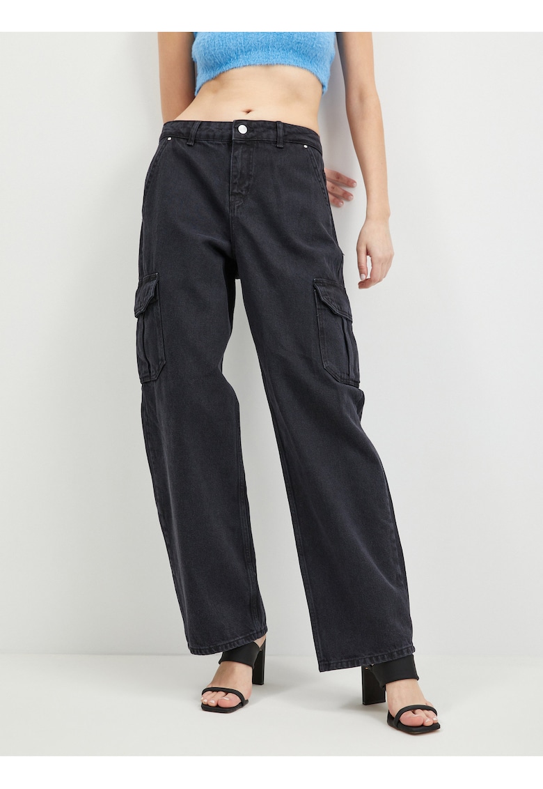 Blugi relaxed fit cu talie medie