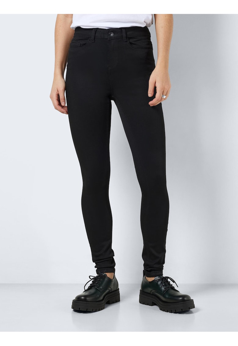 Pantaloni slim cu buzunare -