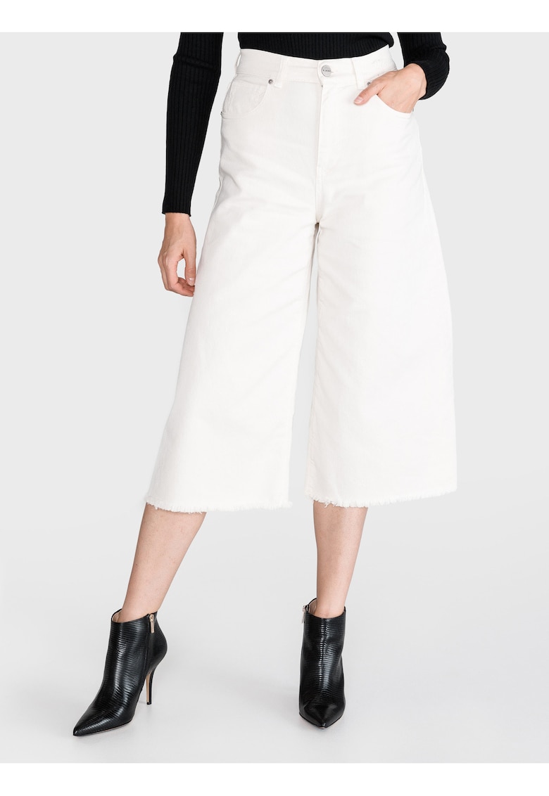 Blugi capri cu buzunare -