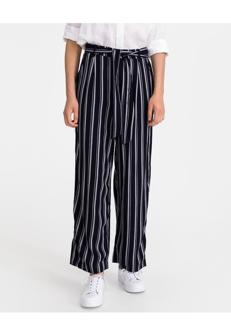 Pantaloni cu croiala dreapta si dungi -