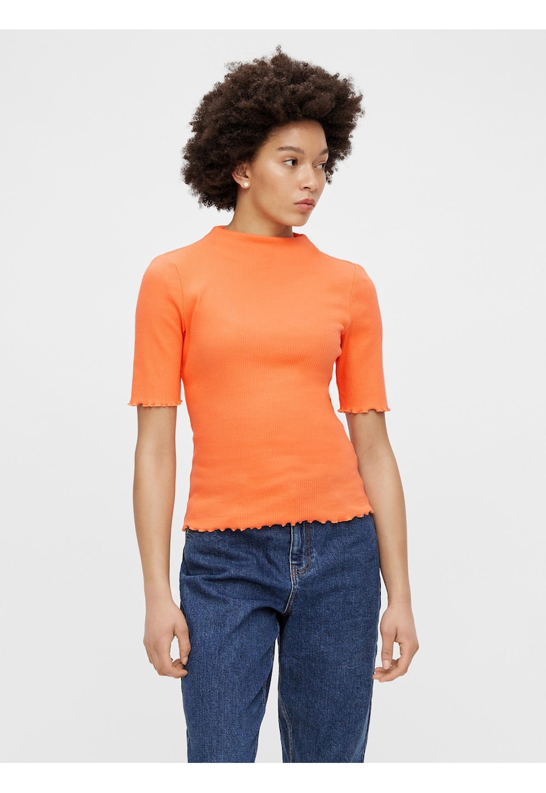 Tricou slim fit cu terminatii valurite -