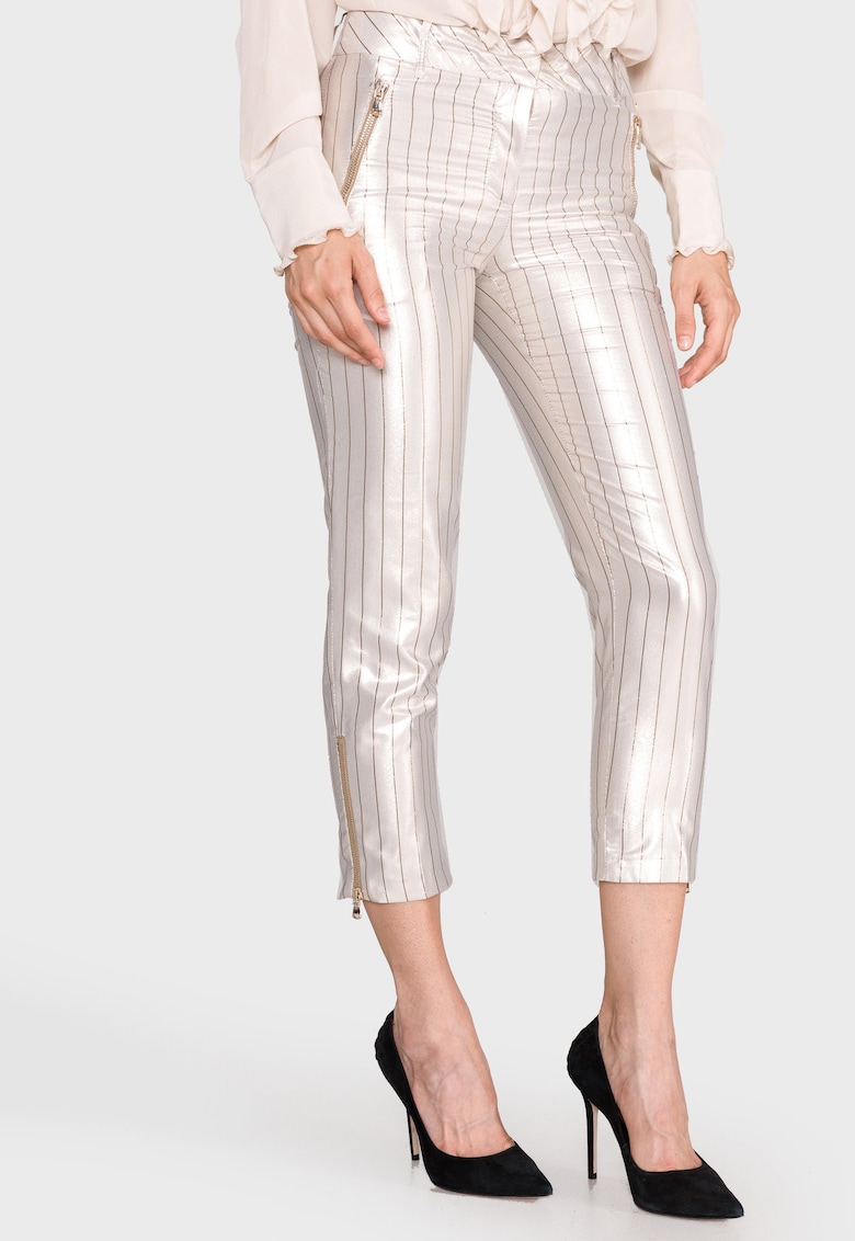 Pantaloni cu aspect metalic si dungi -