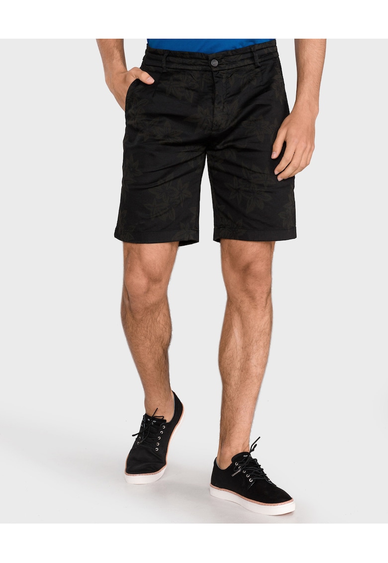 Pantaloni scurti cu croiala dreapta -