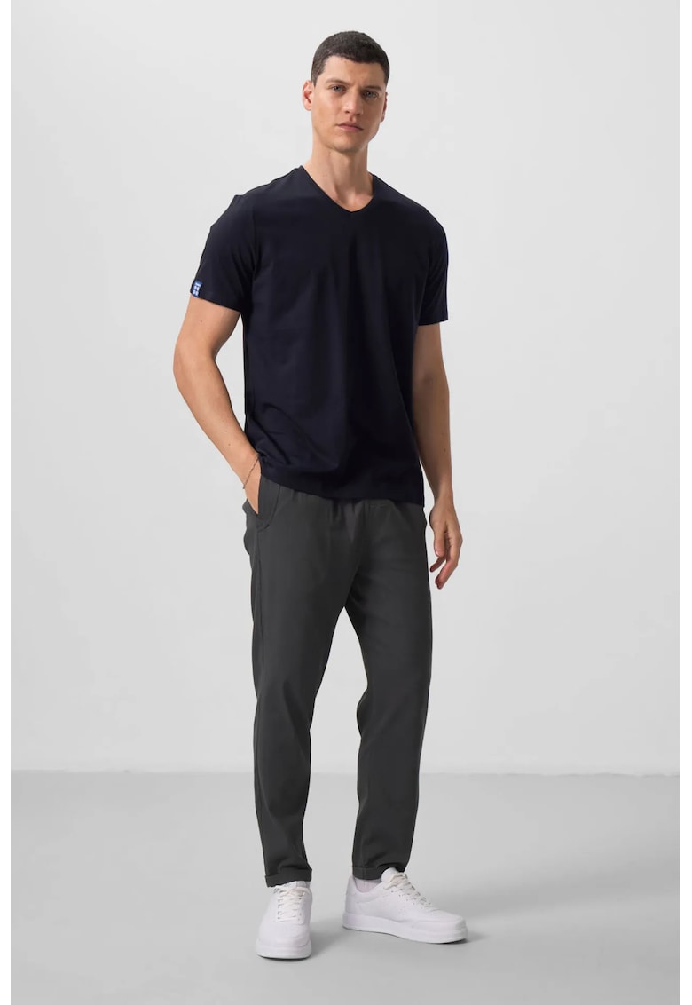 Tricou barbati - albastru marin - bumbac si elastan - decolteu in V - elastic