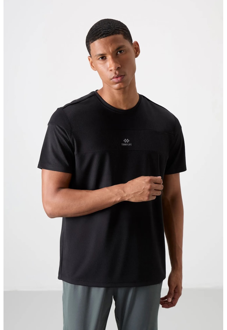 Tricou barbatesc - cu guler rotund - dungi - negru - poliester