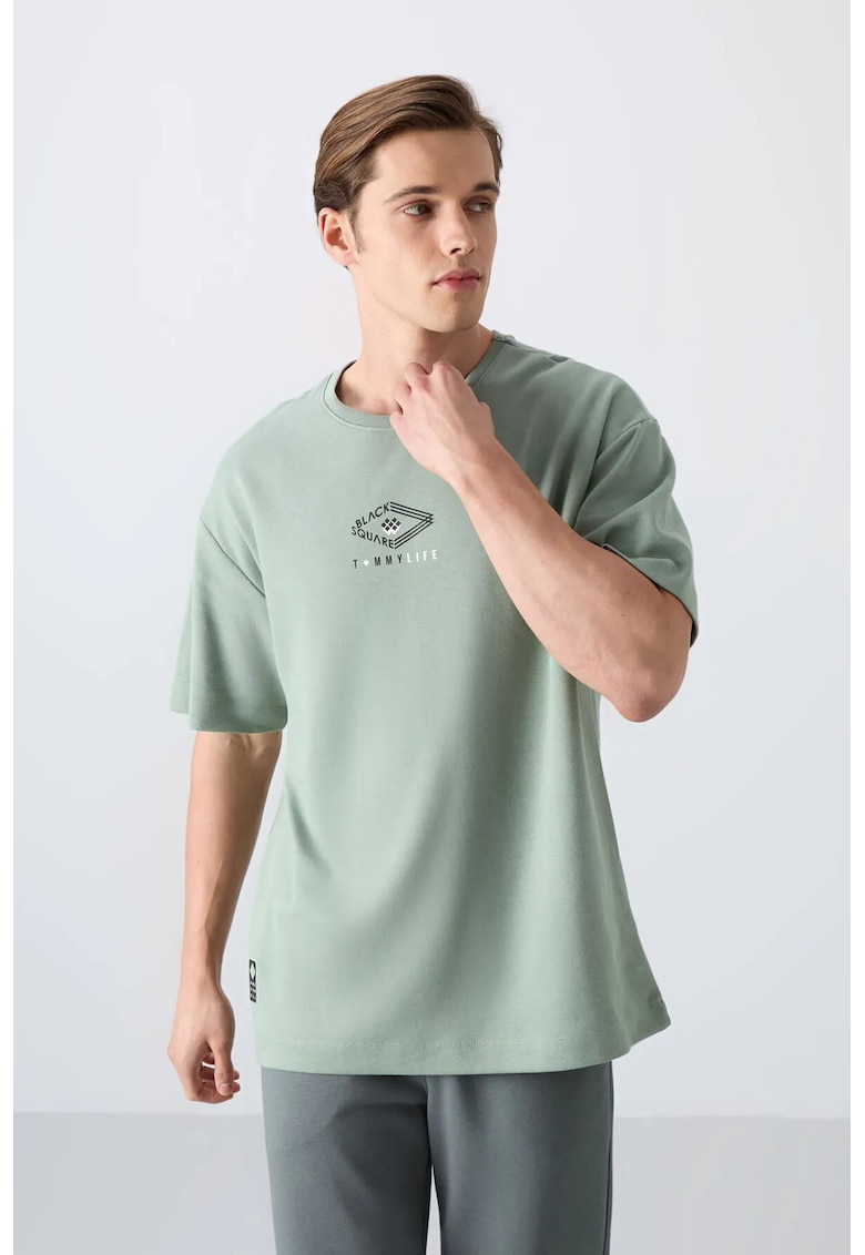 Tricou supradimensionat - verde salvie - amestec de bumbac cu logo - pentru barbati