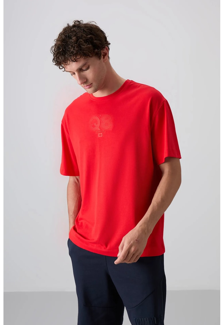 Tricou supradimensionat - rosu - bumbac si poliester - cu guler rotund si logo imprimat