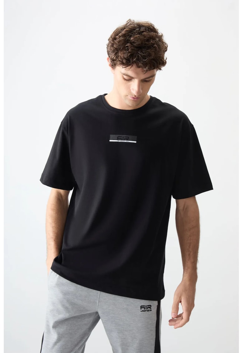 Tricou barbati supradimensionat - bumbac 100% - negru - cu logo aplicat