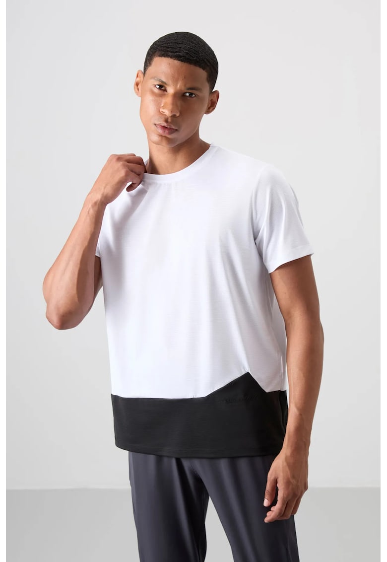 Tricou barbati - alb - material elastic - cu guler rotund