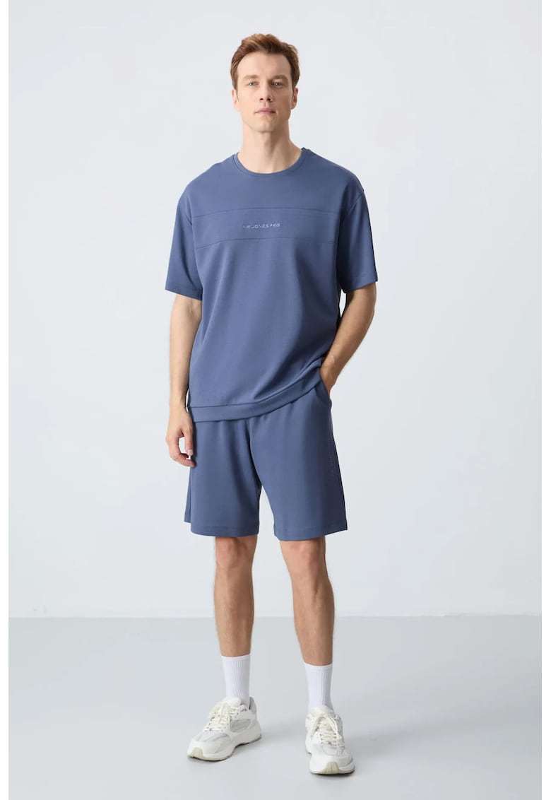 Set tricou si pantaloni scurti albastru - croiala lejera