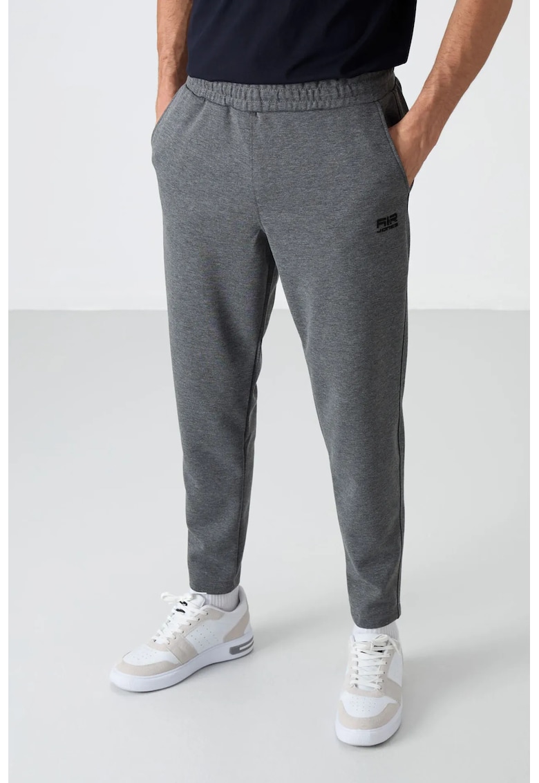 Pantaloni de trening - Barbati - Pantaloni de trening TOMMY pentru barbati din croiala regular - Gri carbune -