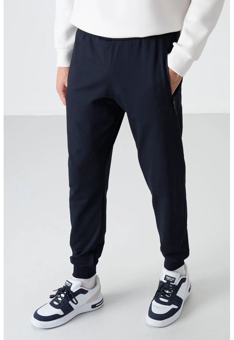 Pantaloni de trening - Barbati - Pantaloni de trening TOMMY pentru barbati - uni - cu buzunar cu fermoar -