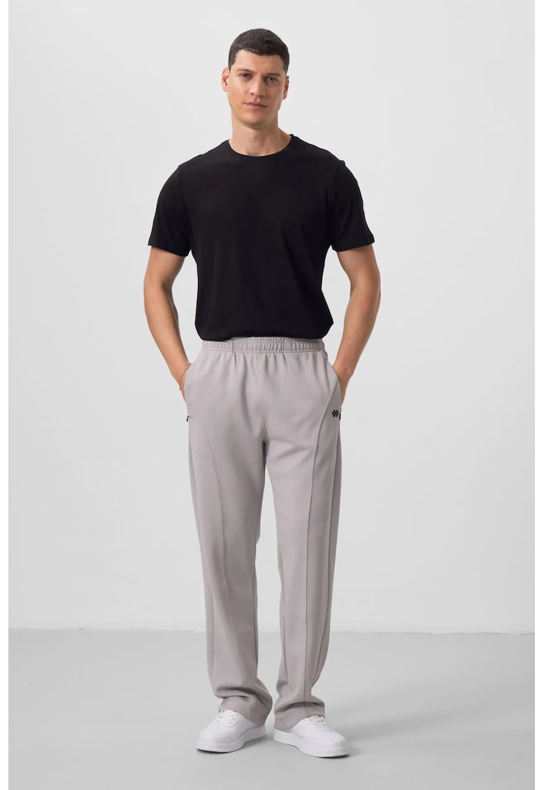 Pantaloni - Barbati - Pantaloni Palazzo TOMMY pentru Barbati cu Blocuri de Culoare - Gri Deschis -