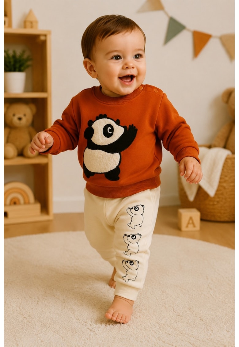 Costum bebe baiat 2 piese caramiziu crem cu panda aplicat si pantaloni imprimeu ursuleti