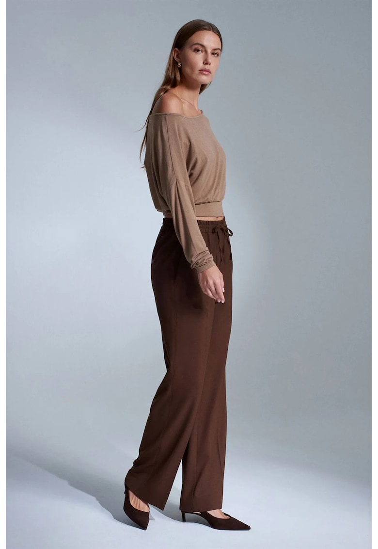 Pantaloni dama - croiala dreapta - maro castaniu - crep - Maro inchis