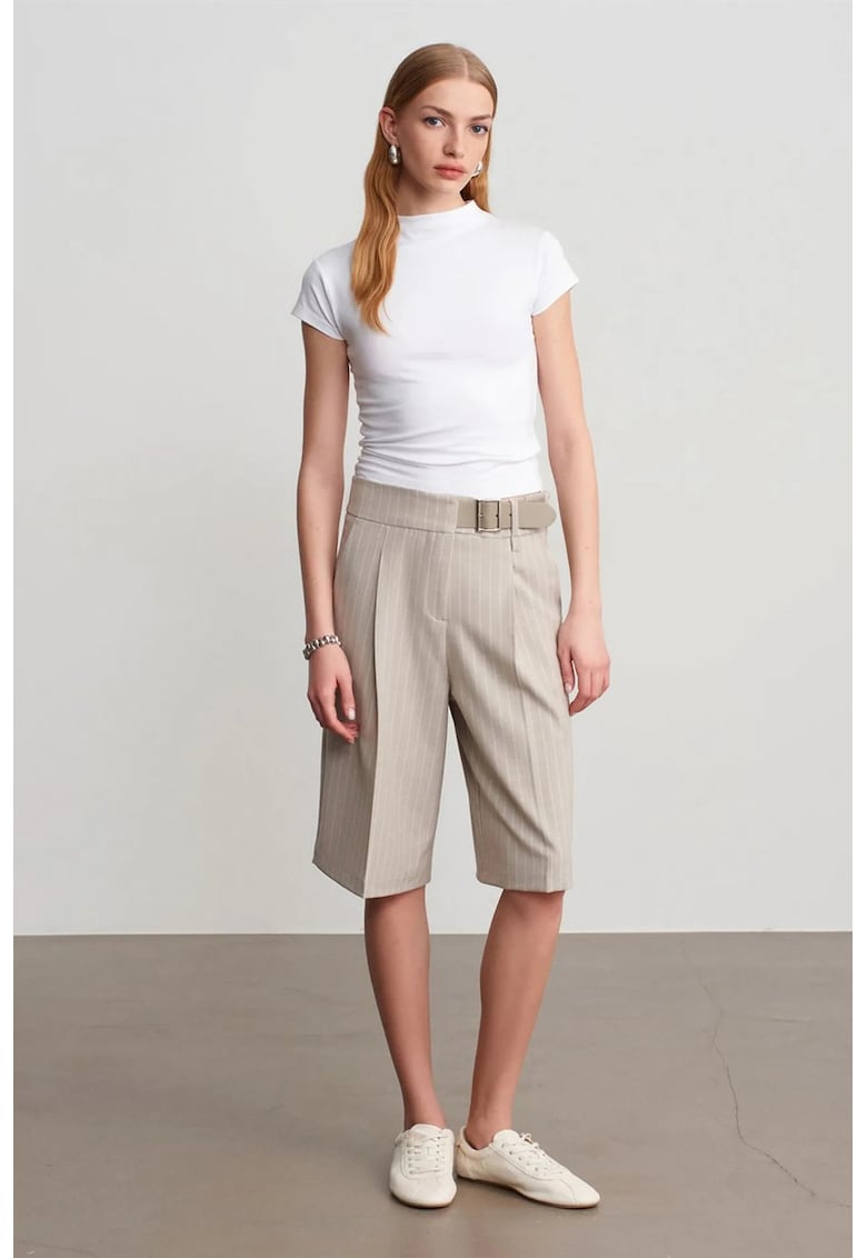 Pantaloni scurti - talie inalta - cu curea - bej natural - poliester-viscoza-elastan