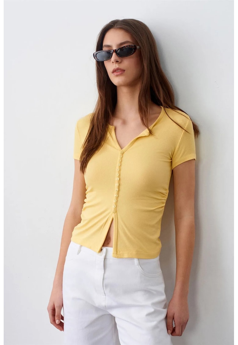 Bluza dama - Slim Fit - decolteu in V - galben lamaie - maneca scurta