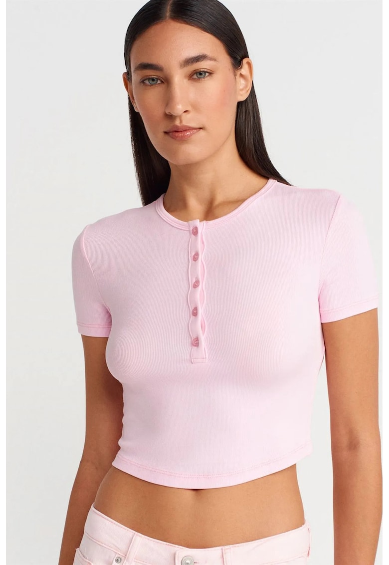 Bluza crop slim fit - roz pudra - viscoza cu elastan - maneci scurte - inchidere cu nasturi