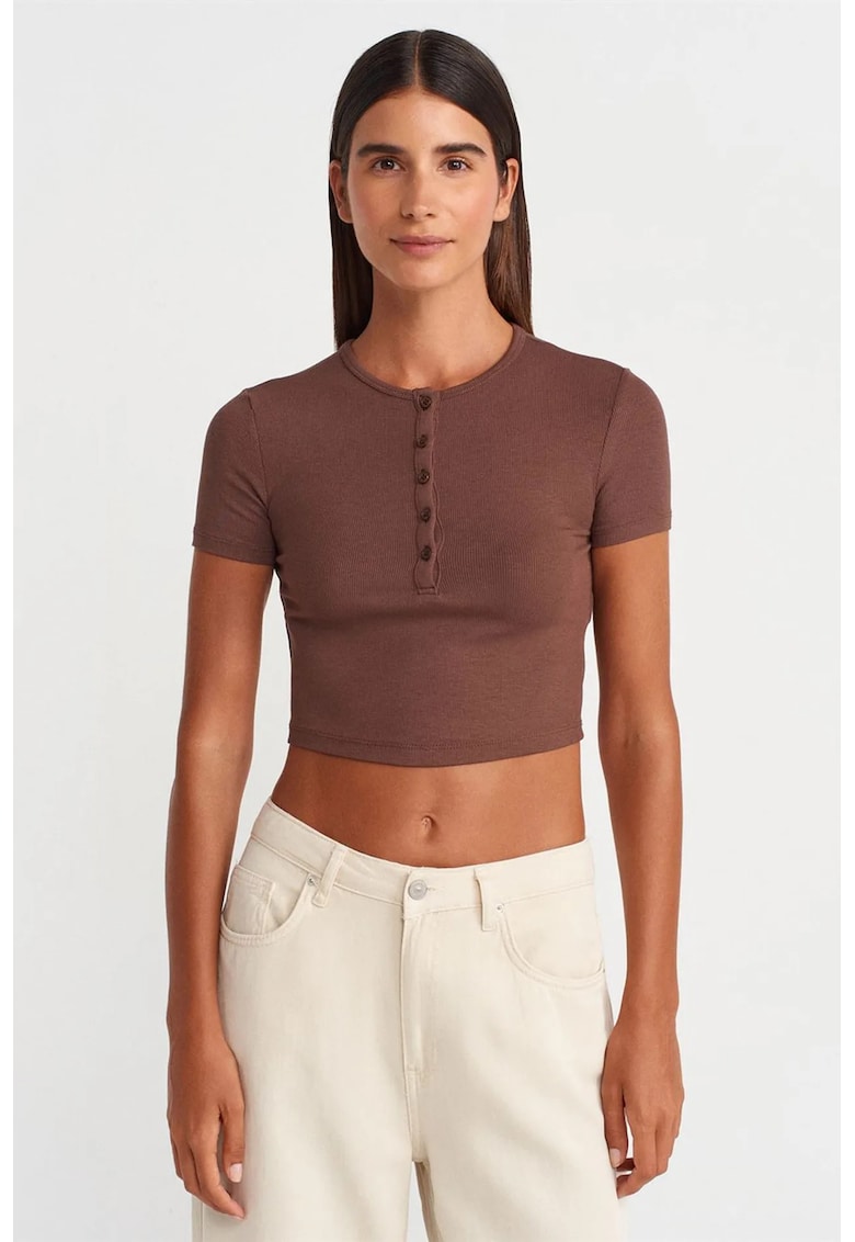 Bluza crop - slim fit - decolteu rotund - scurta - maro - viscoza amestecata cu elastan