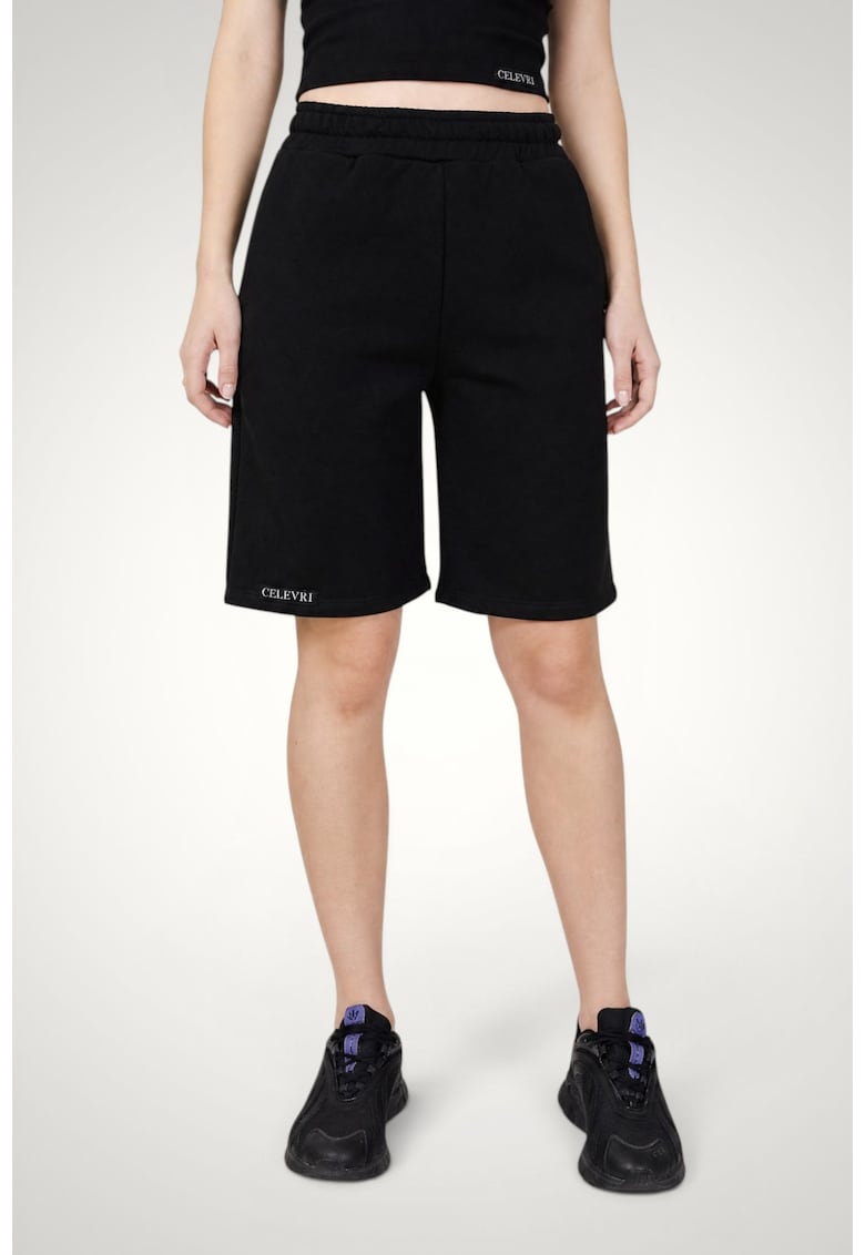 Pantaloni scurti de dama - din bumbac premium cu buzunare la spate - Negru