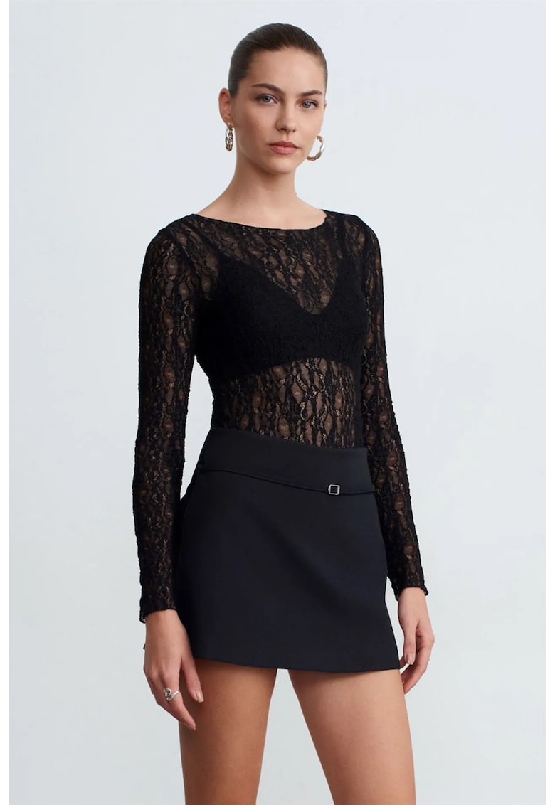 Bluza dama eleganta - cu guler barca - detalii decupate - neagra - dantela