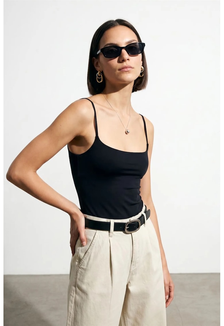 Bluza dama - slim fit - decolteu patrat - negru - tricot subtire