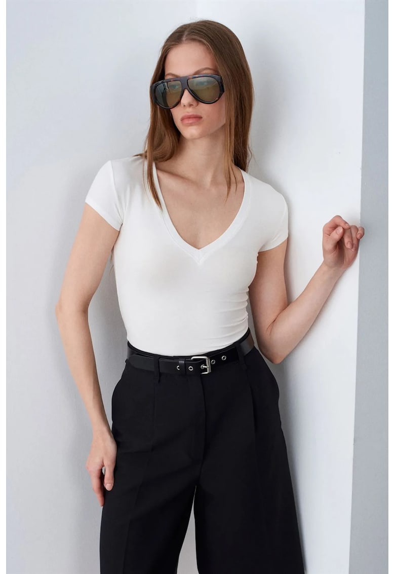 Bluza dama - Bluza Slim Fit - decolteu in V - alb - jerseu - maneca scurta