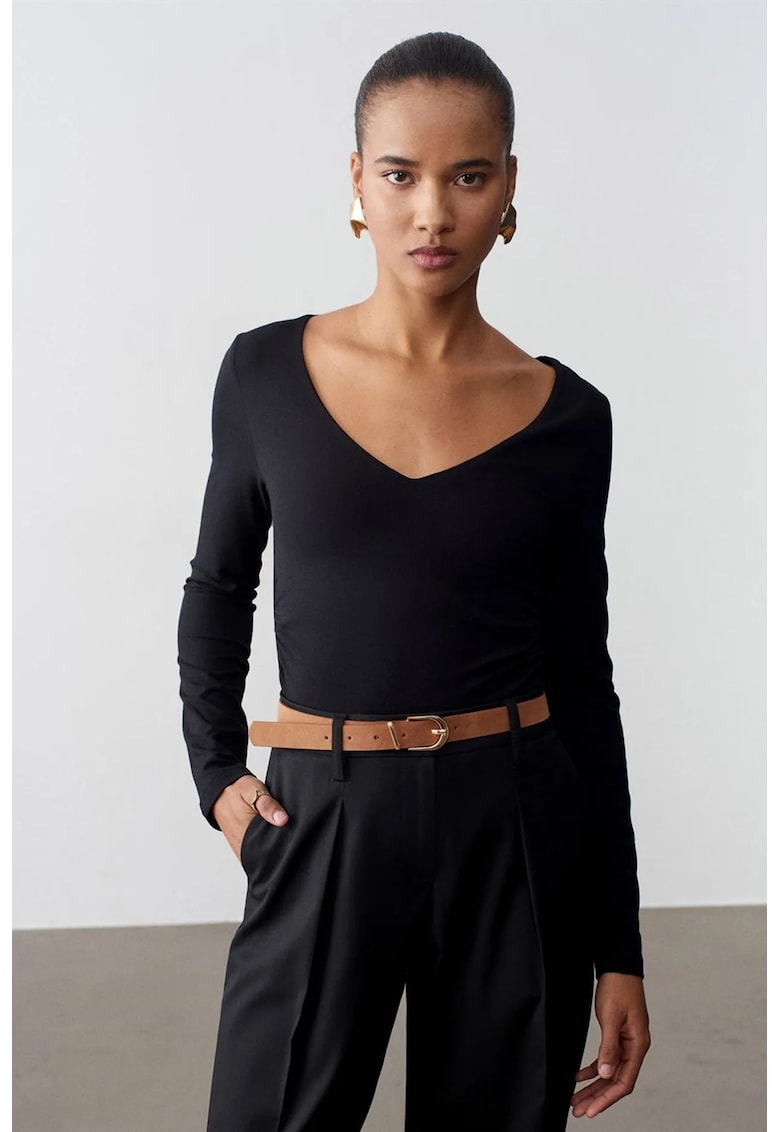 Bluza dama - tricotata - decolteu in V - negru - elasticitate neteda - maneca lunga