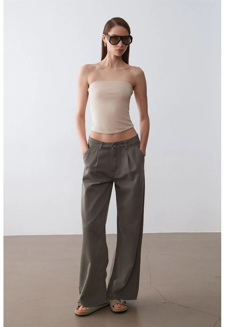 Pantaloni dama - talie medie - croiala larga - plisati - Verde Kaki - material crep
