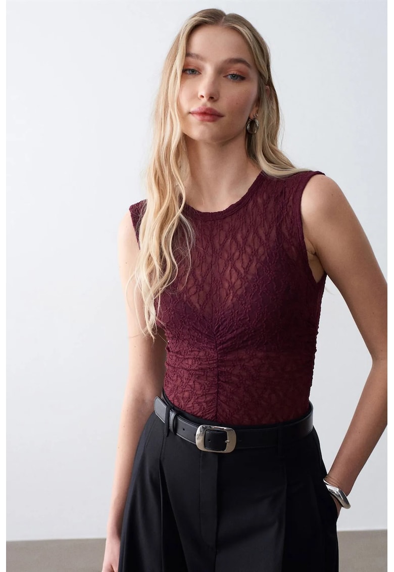 Bluza dama - fara maneci - cu dantela - rosu burgundy - material elastic