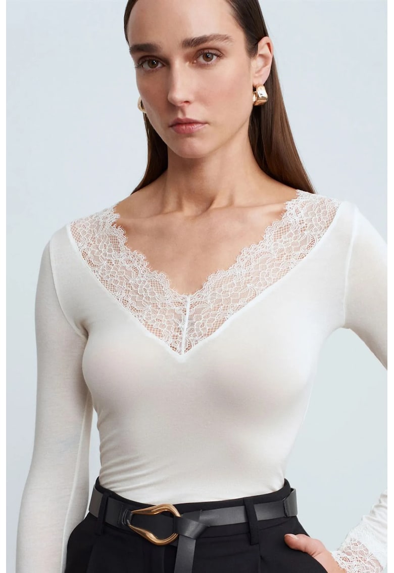 Bluza dama - slim fit - maneci lungi - alb - modal cu dantela florala