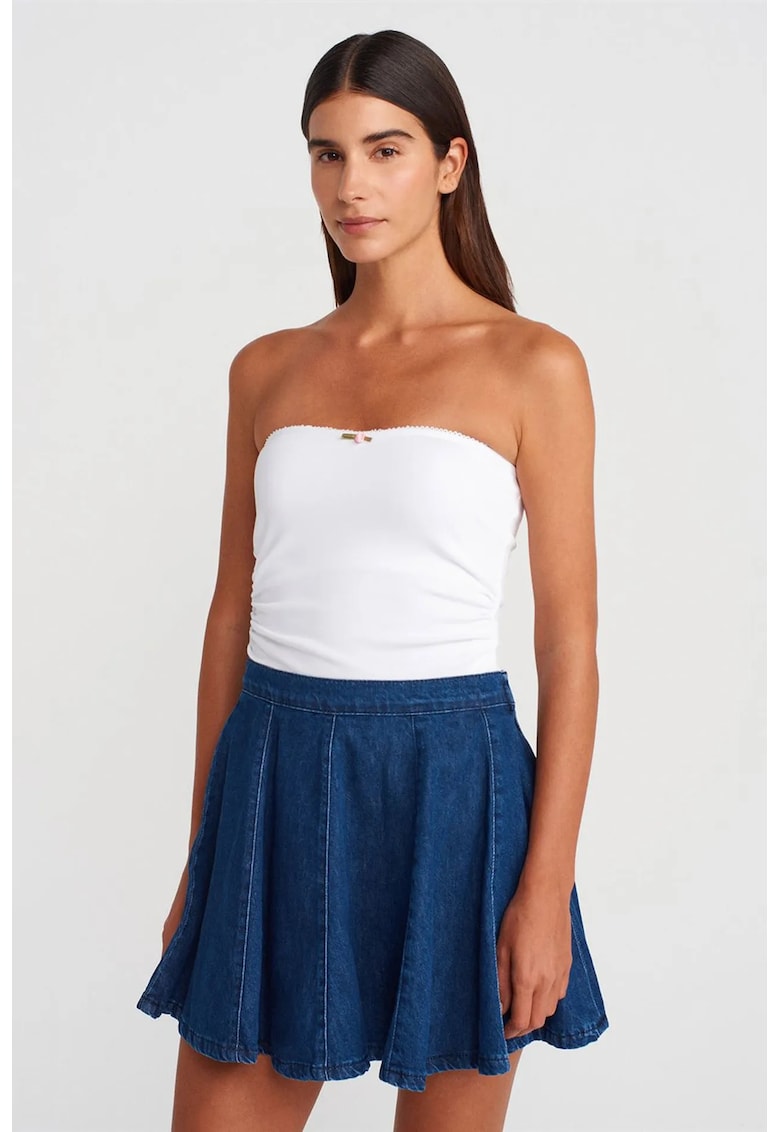 Top bandeau scurt alb - bumbac cu elastan - detaliu funda - casual