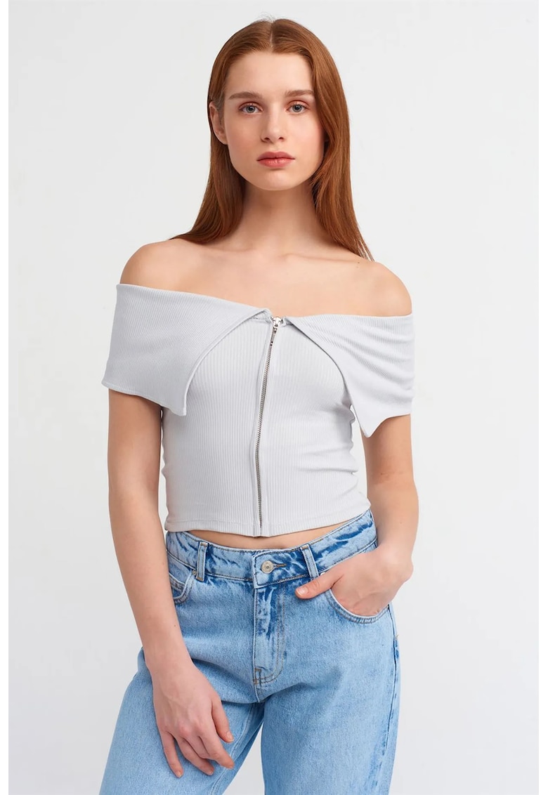 Tricou crop dama slim fit - alb praf - bumbac cu elastan - decolteu off-shoulder - fermoar