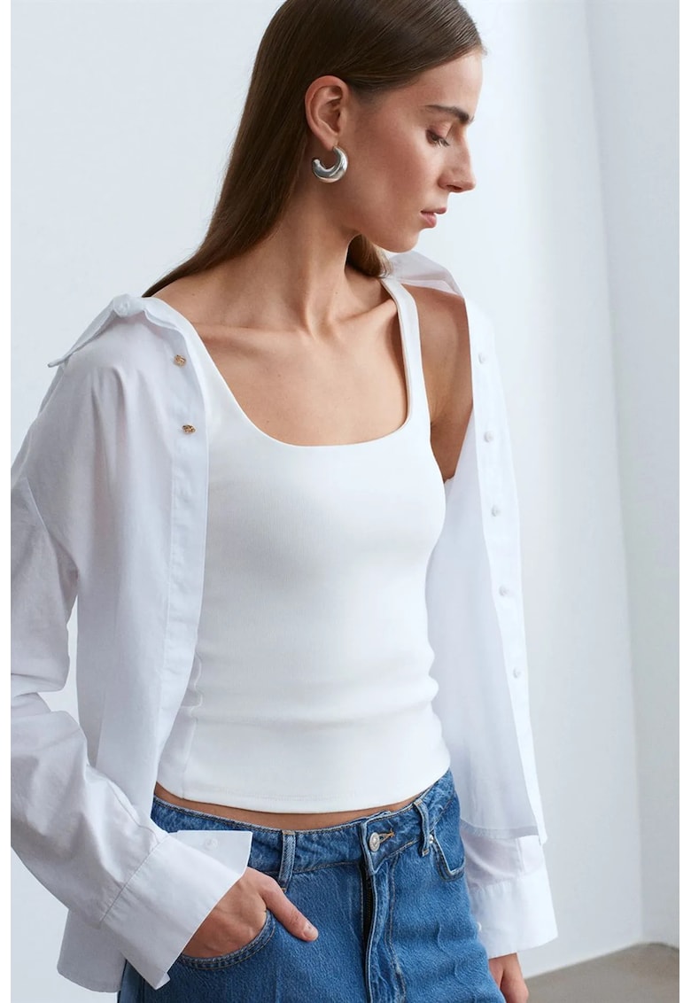 Bluza dama - fara maneci - decolteu patrat - alb - material tricotat