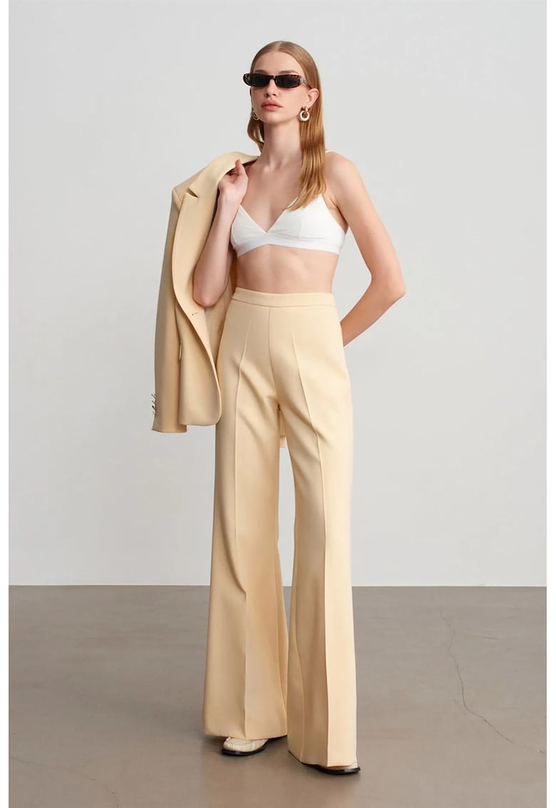 Pantaloni dama - evazati cu talie inalta - pliati - bej natural - crep