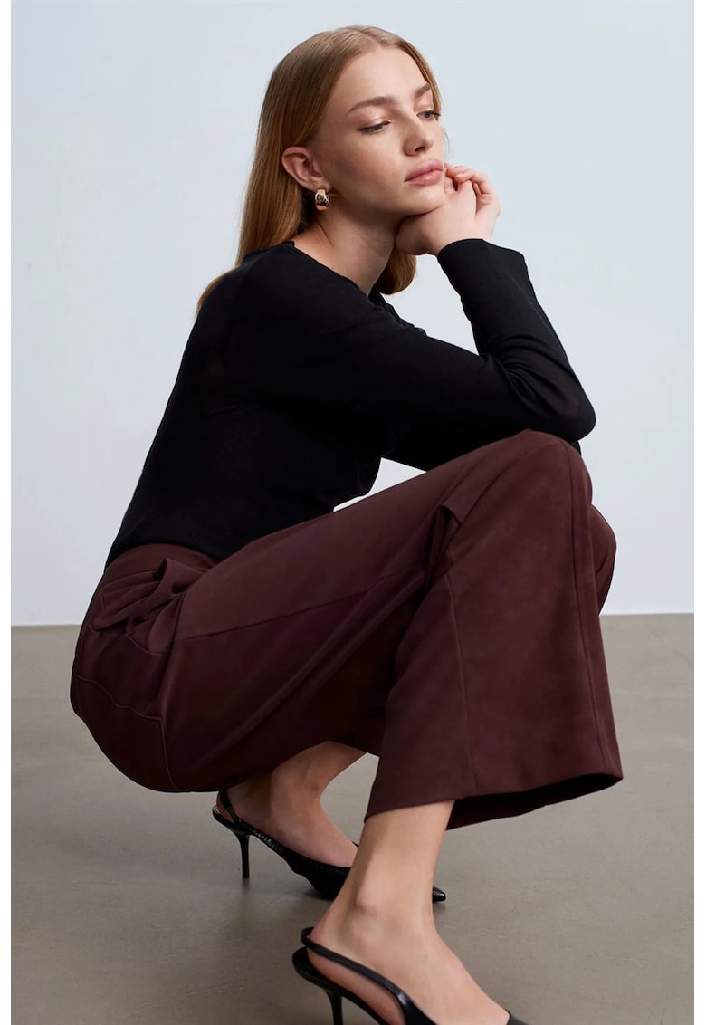 Pantaloni dama - cu talie inalta - croiala larga - maro mocha inchis - imitatie de piele intoarsa