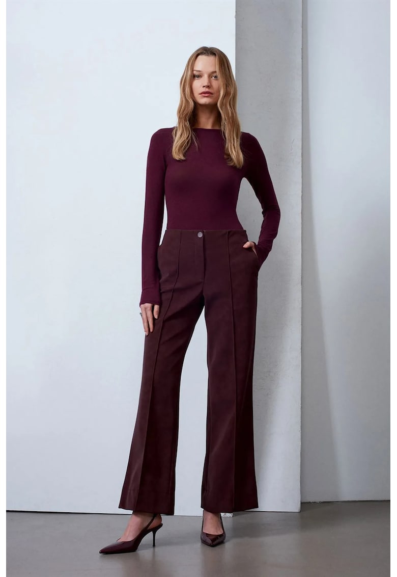 Pantaloni dama - talie inalta - croiala larga - imitatie de piele - Rosu Burgundy - poliester si poliuretan