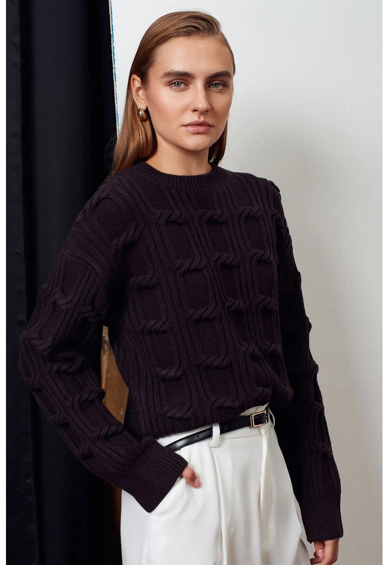 Pulover dama - tricotat - cu guler rotund - negru - fara inchidere - maneci lungi - detalii reiate -